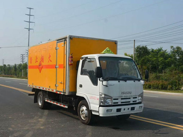 庆铃五十铃4米1(蓝牌)爆破器材车