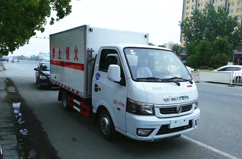 东风蓝牌气体厢式运输车