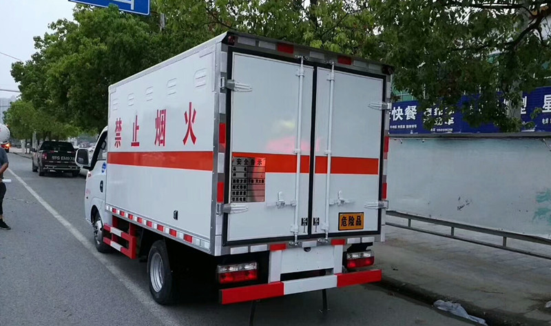 东风蓝牌气体厢式运输车