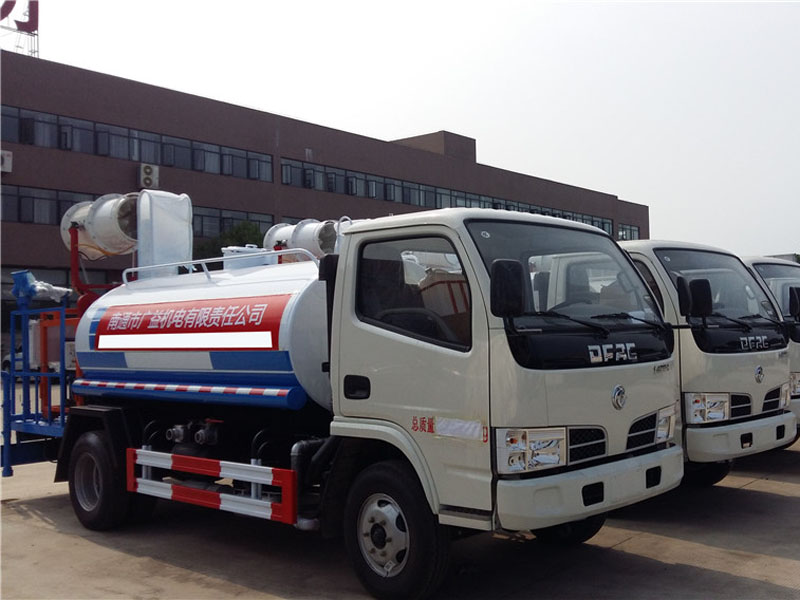 东风多利卡（3方）绿化喷洒车