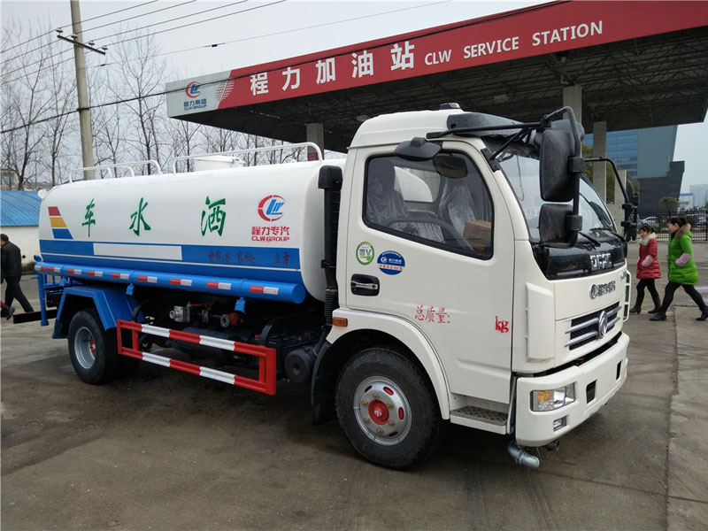 东风多利卡（9.5方）洒水车