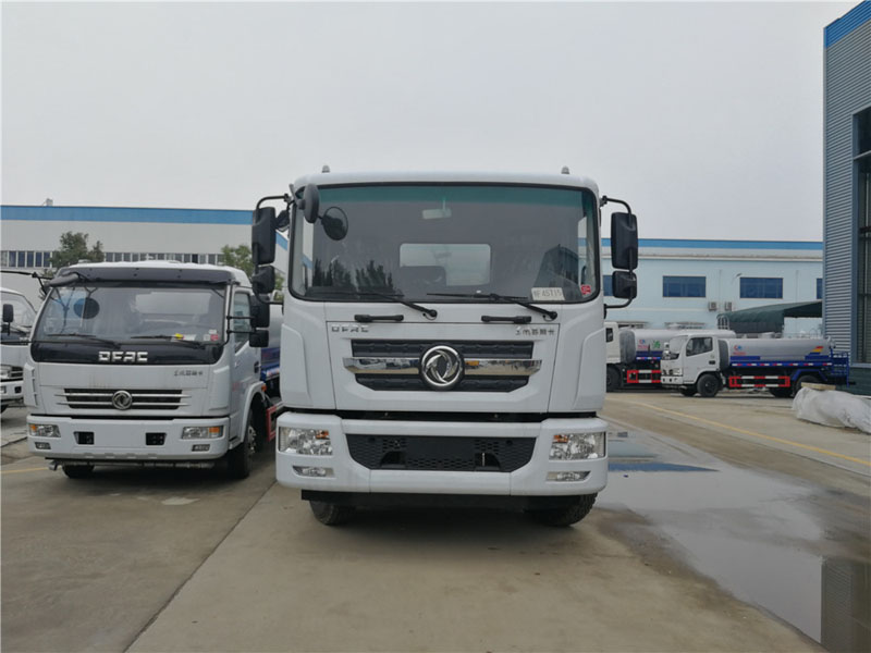 东风多利卡D9（12方）洒水车