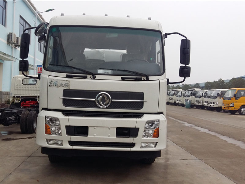 东风天锦（12方）雾炮洒水车