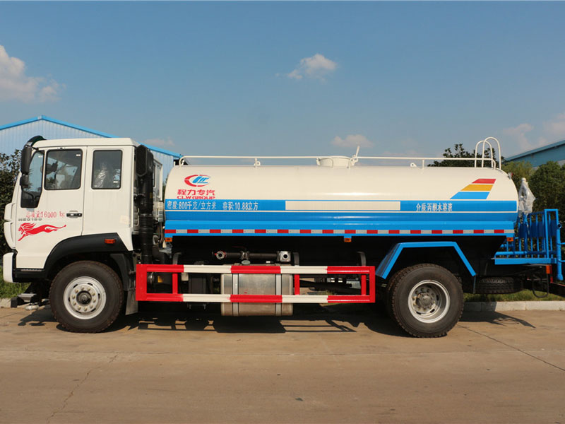 重汽斯太尔（14方）绿化喷洒车