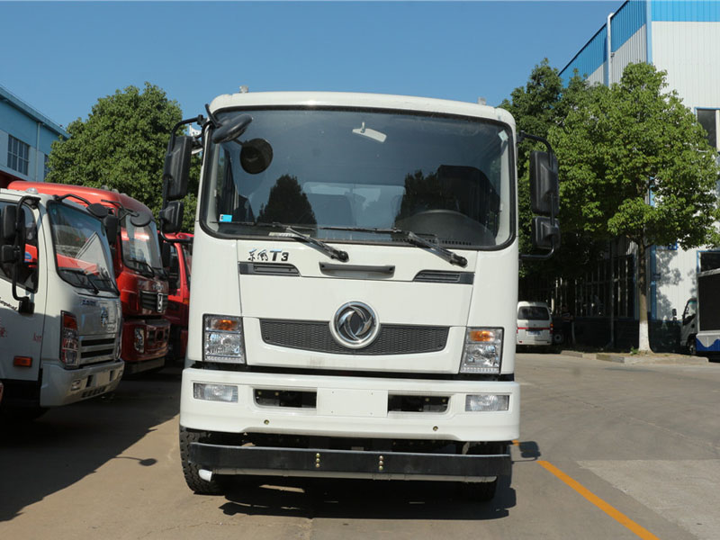 东风T3（12方）洒水车