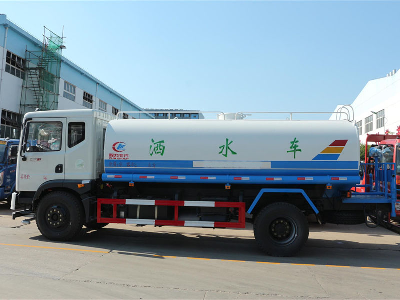 东风T3（12方）洒水车