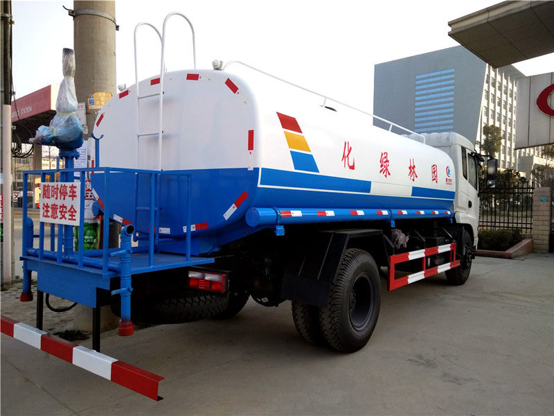 东风专用底盘（15方）绿化喷洒车