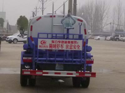 东风多利卡（5方）洒水车