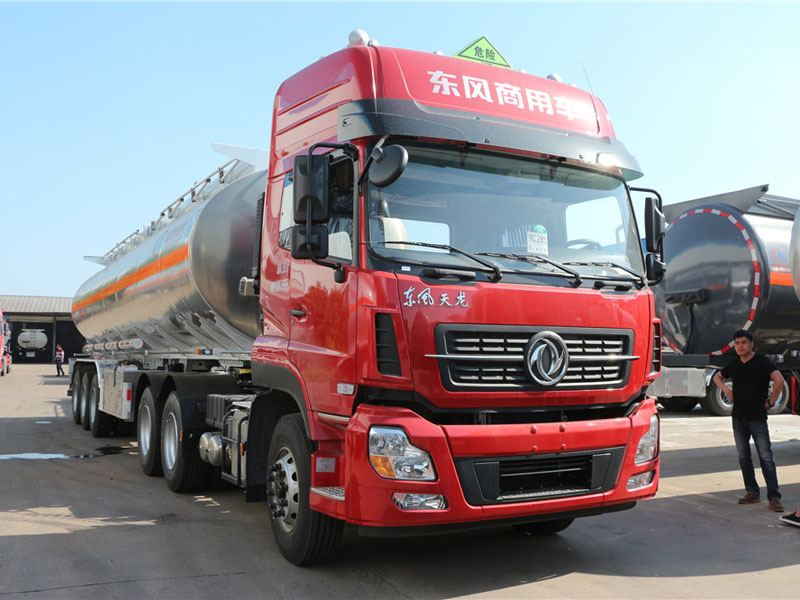 东风天龙（40-55L）铝合金运油半挂车