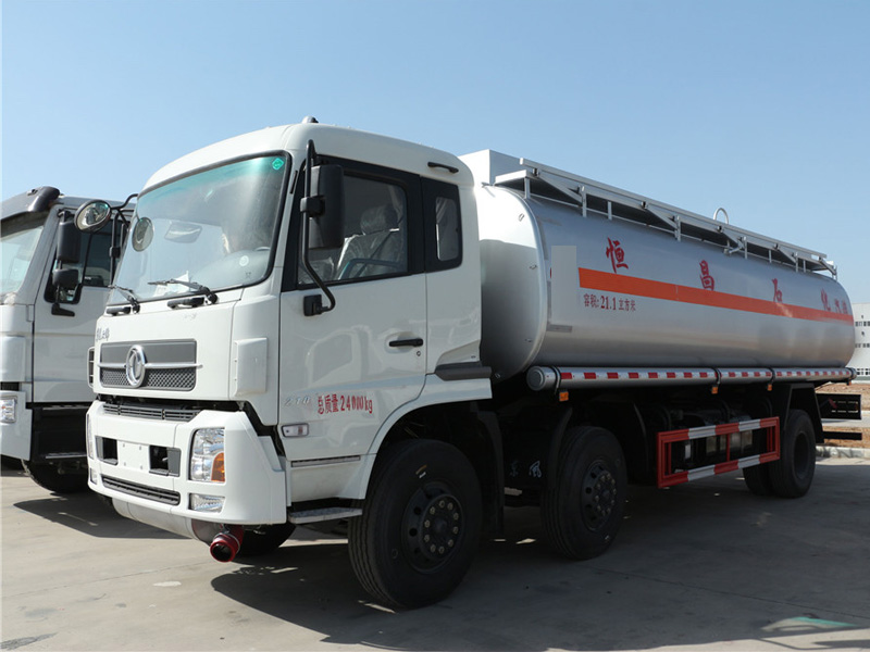 东风天锦小三轴（20方）运油车