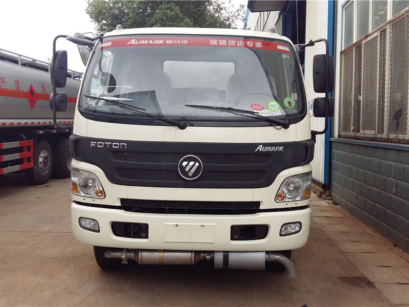 福田欧马可（6方）加油车