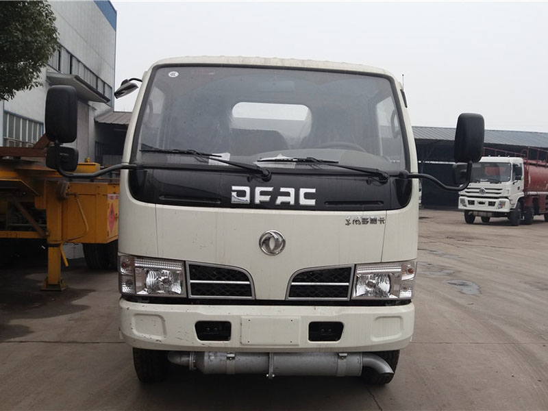 东风小多利卡（2.5方）加油车