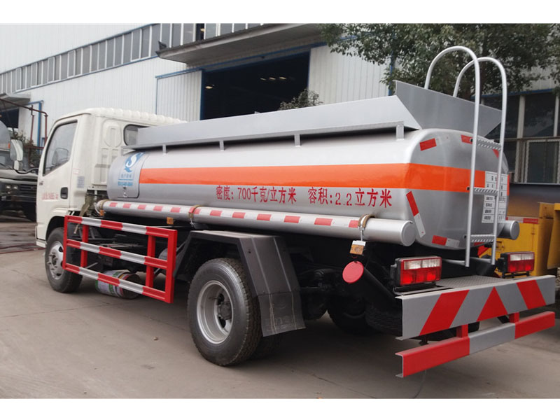 东风小多利卡（2.5方）加油车