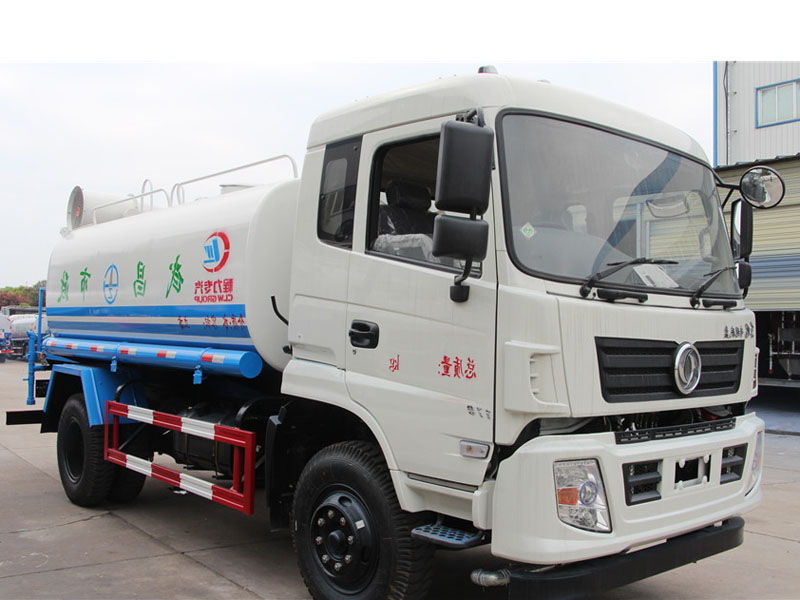 东风专底（12方）雾炮洒水车