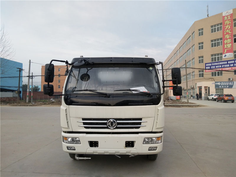 东风多利卡（8方）绿化喷洒车