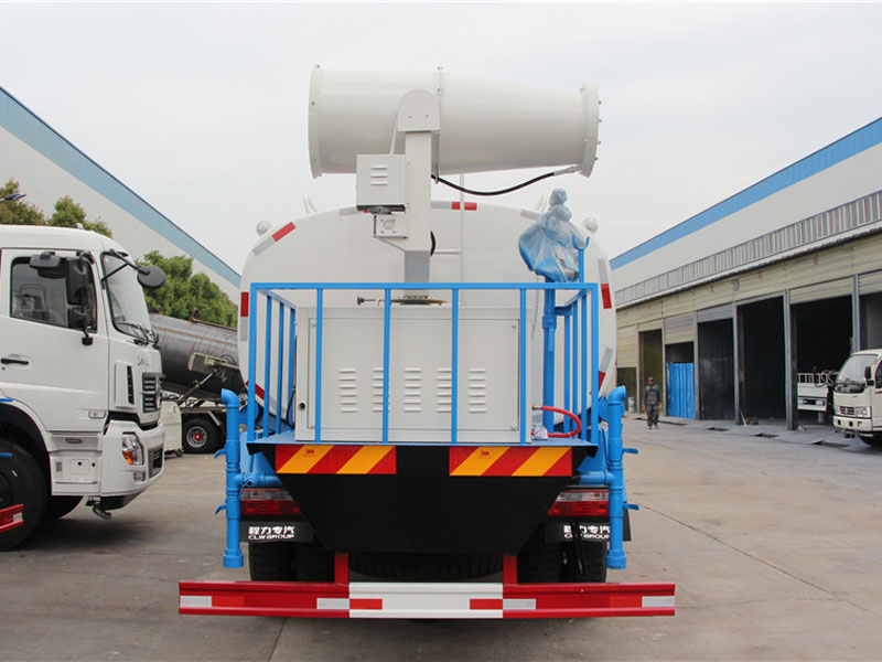 东风专底（12方）雾炮洒水车