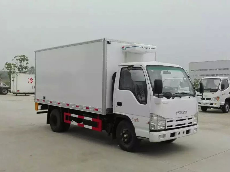 五十铃CLW5040XLCQ5型冷藏车