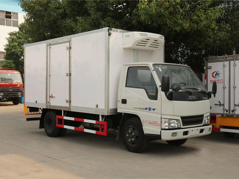 江铃顺达蓝牌4.2米货厢冷藏车