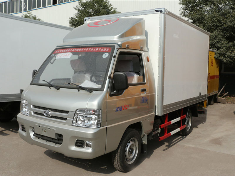 福田驭菱后双轮2.9米货厢冷藏车