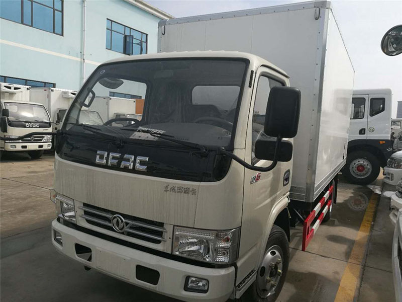 东风小多利卡CLW5040XLC5型冷藏车