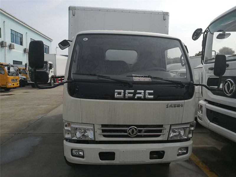 东风小多利卡CLW5040XLC5型冷藏车