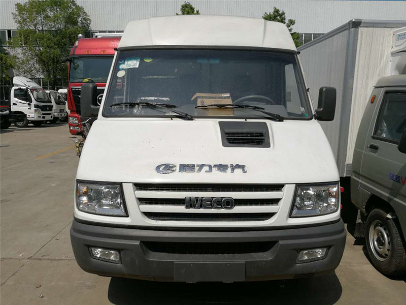 依维柯CLW5040XLCN5型冷藏车