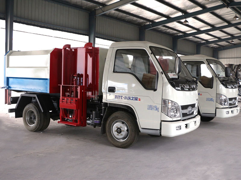 福田小卡(3方)挂桶垃圾车