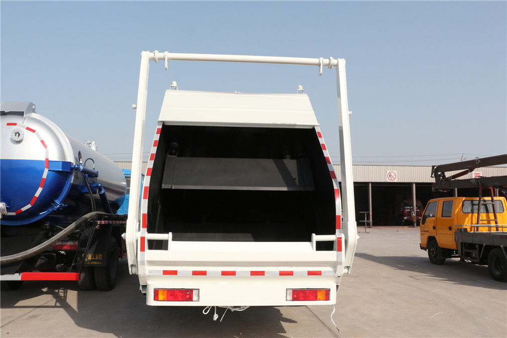 东风天龙（18方）压缩式垃圾车