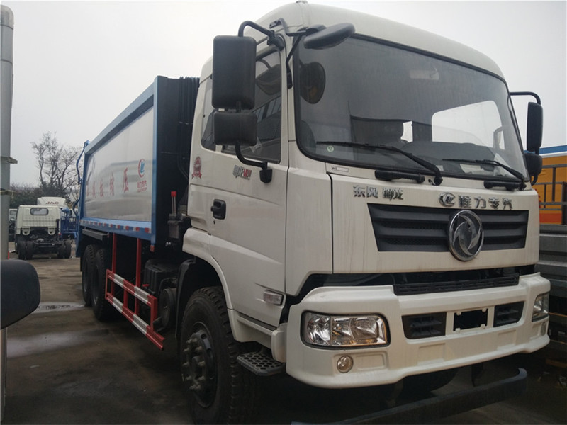 东风御龙后双轮18方压缩垃圾车
