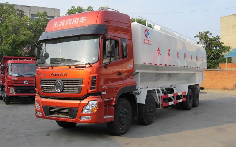 天锦三轴CLW5311ZSLD5型散装饲料运输车