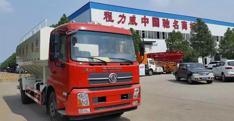 东风天锦CLW5165ZSLD5型散装饲料运输车