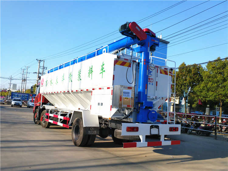 天锦三轴30立方散装饲料运输车