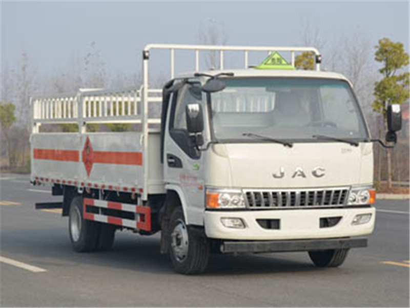 江淮骏铃5米1（额载5.1吨）气瓶车