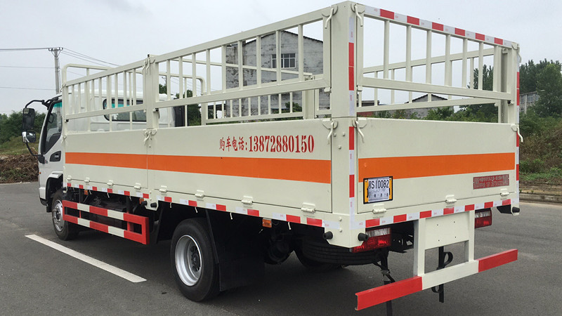 江淮骏铃5米1（额载5.1吨）气瓶车