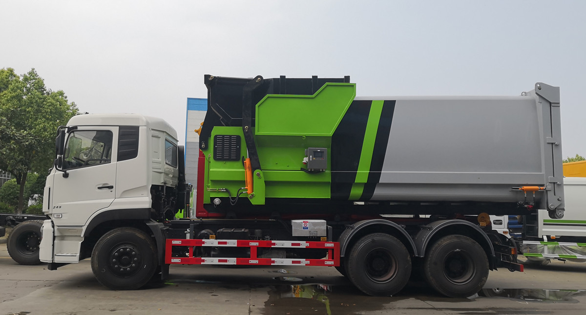 东风天龙勾臂配（18立方）压缩垃圾箱