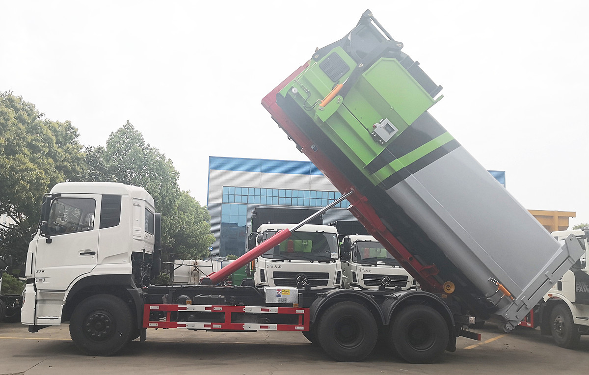 东风天龙勾臂配（18立方）压缩垃圾箱