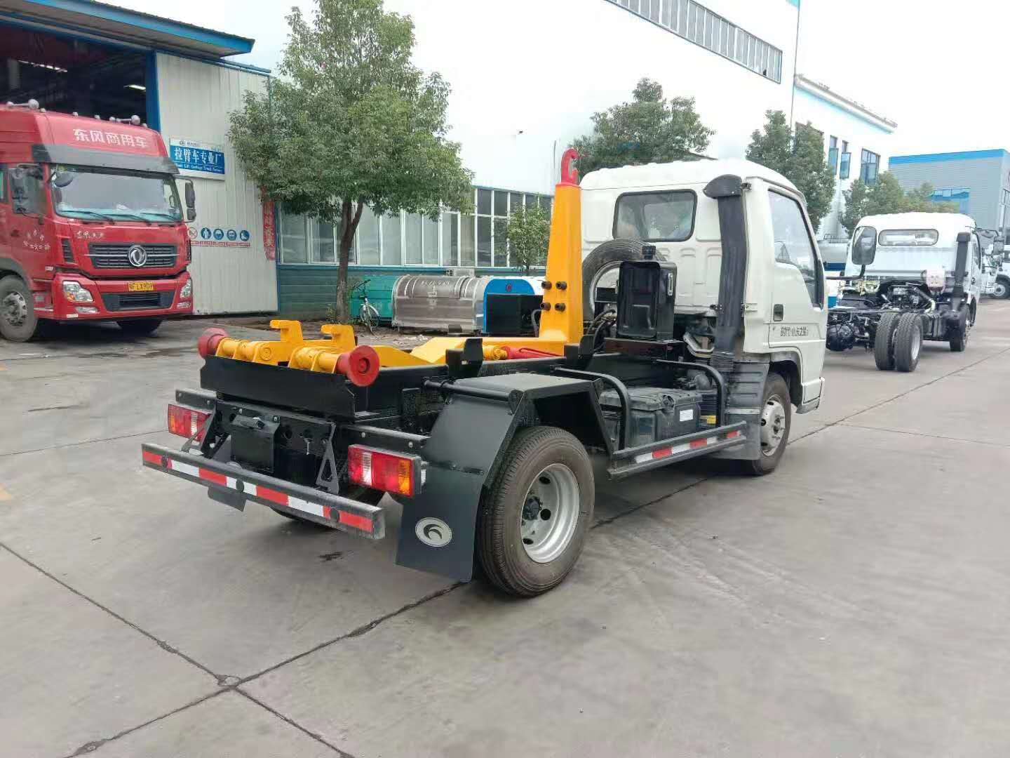 福田时代（4立方）勾臂垃圾车