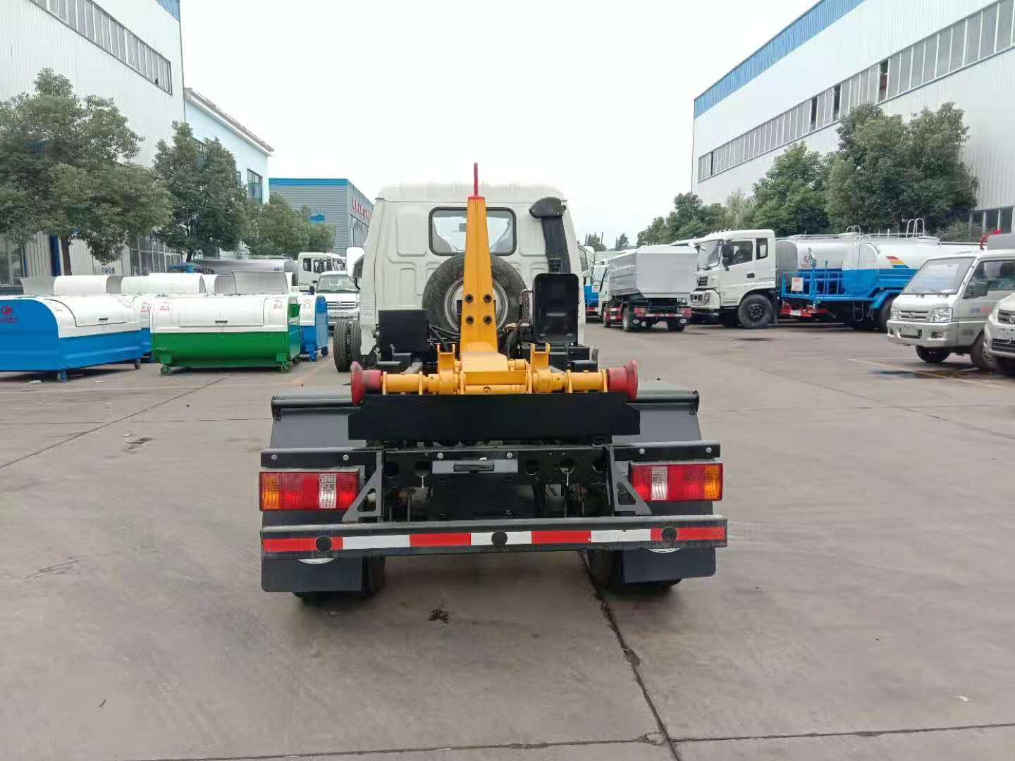 福田时代（4立方）勾臂垃圾车