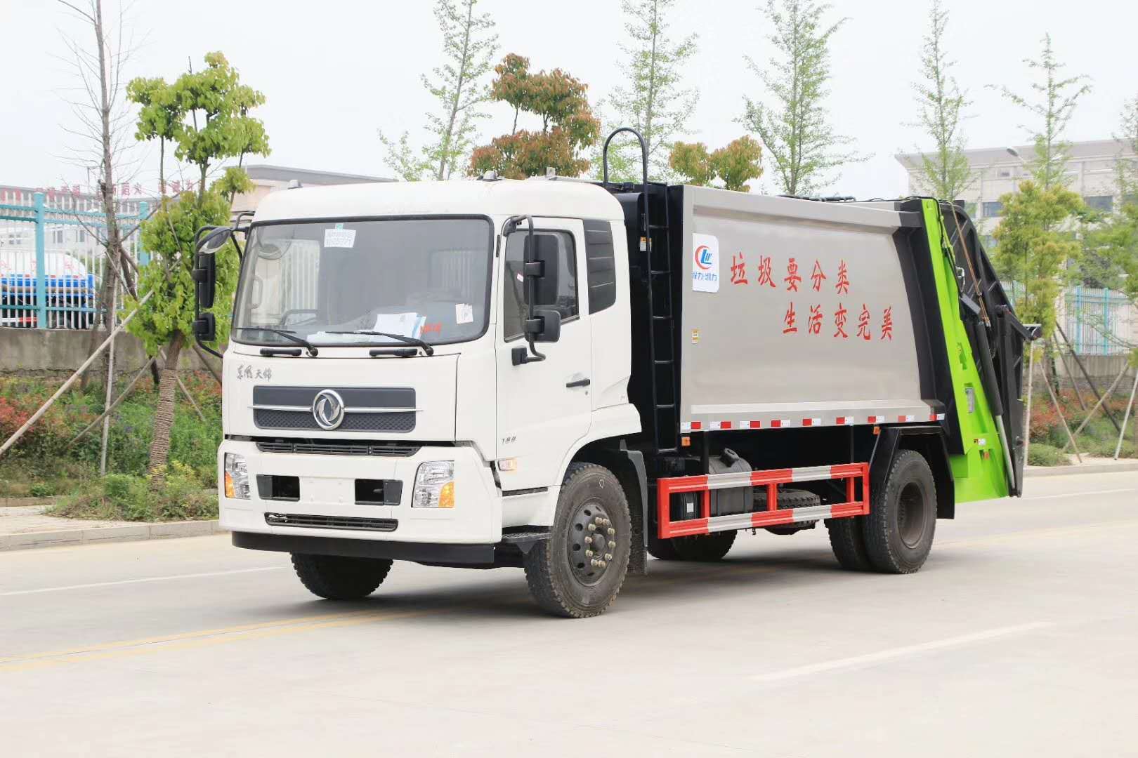 东风天锦14立方压缩垃圾车