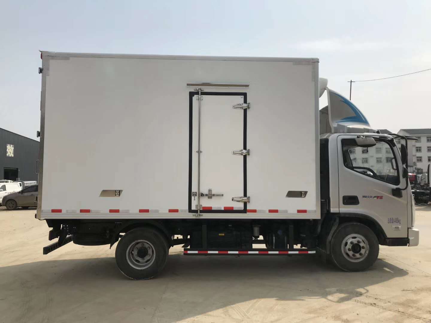 奥铃18立方CTS冷藏车