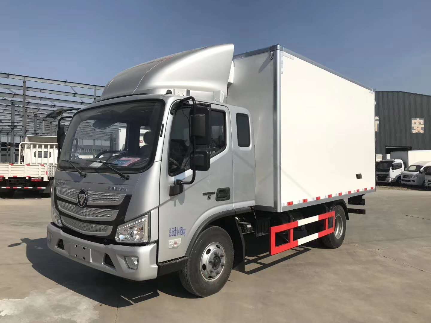 欧马可S3排半冷藏车