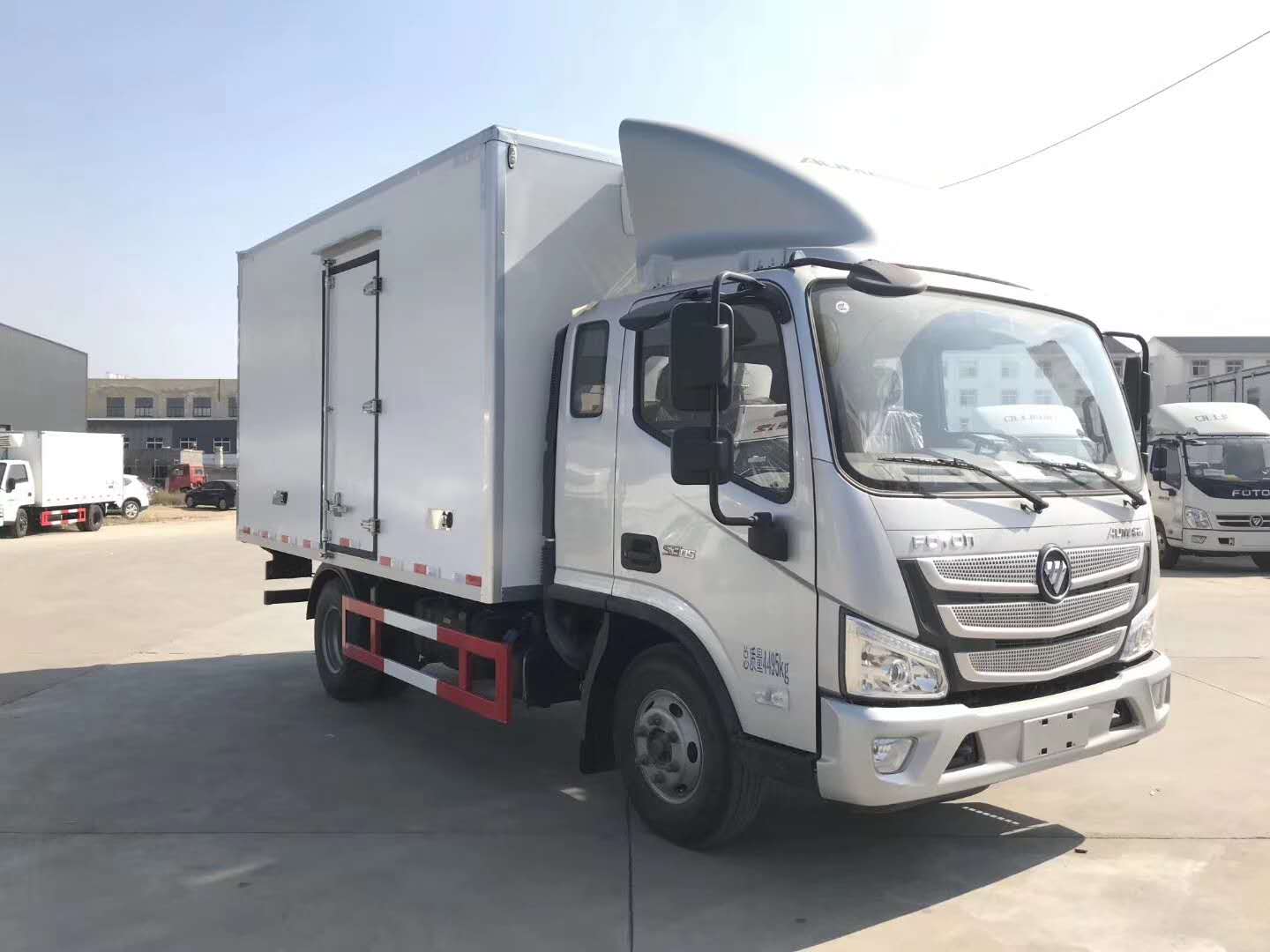 欧马可S3排半冷藏车