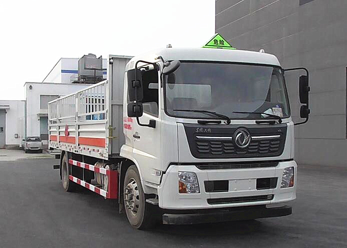 东风天锦国六6.8米气瓶运输车