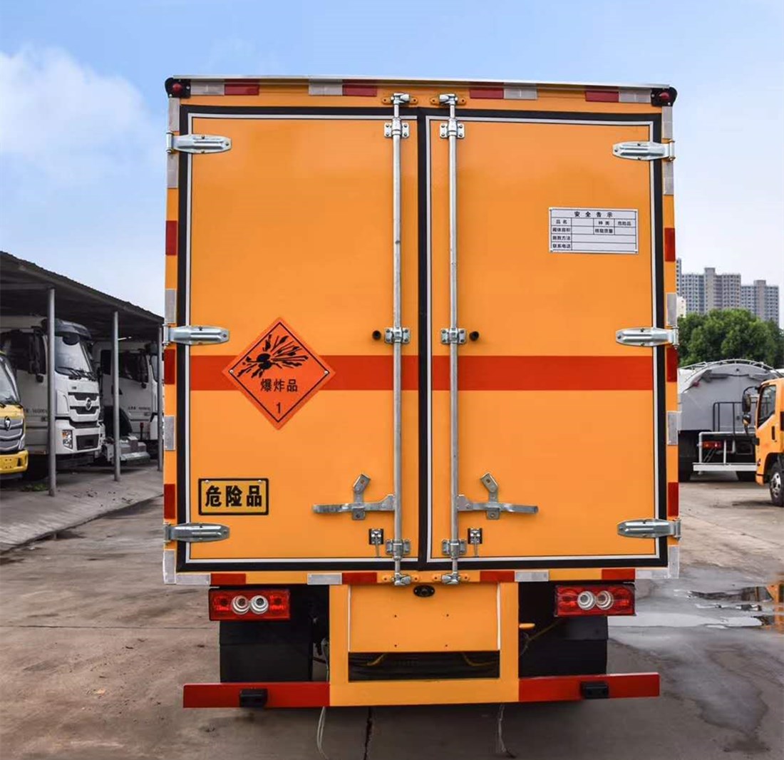 福田M6蓝牌爆破器材运输车