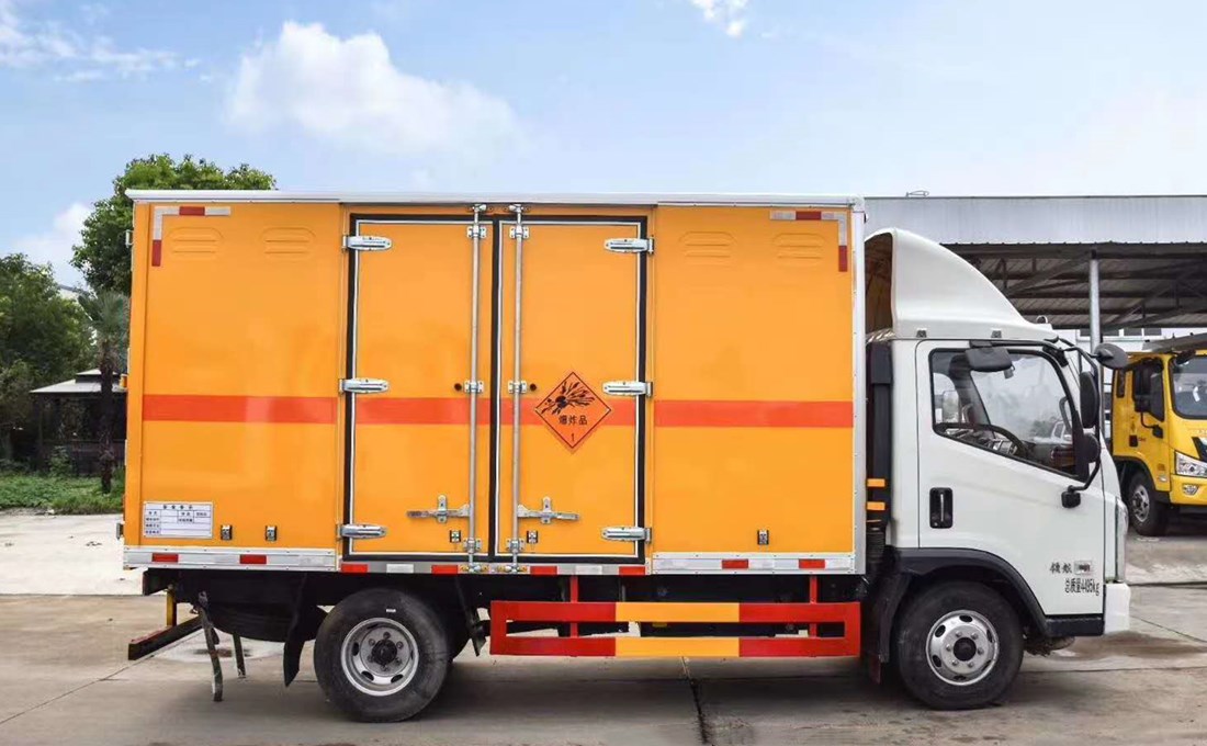 福田M6蓝牌爆破器材运输车