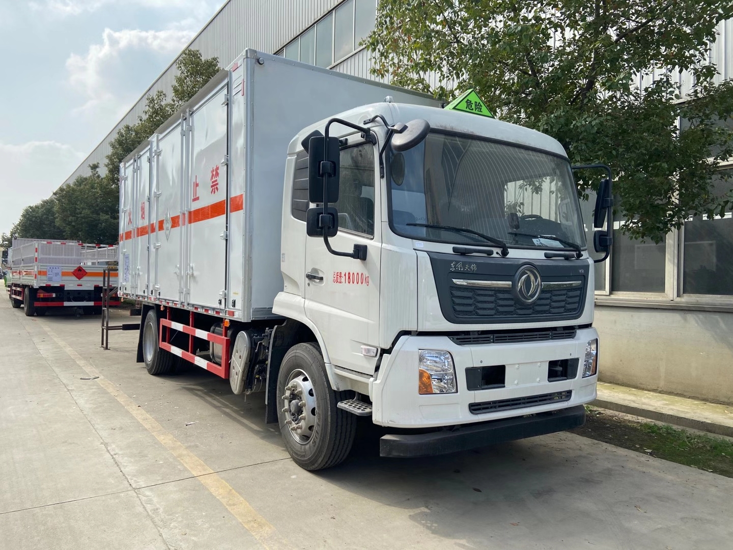 东风天锦毒性气体运输车车