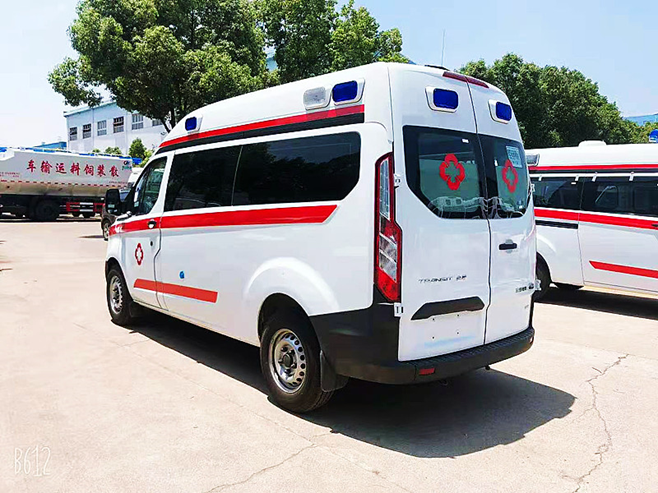 福特全顺V362短轴中顶柴油版救护车