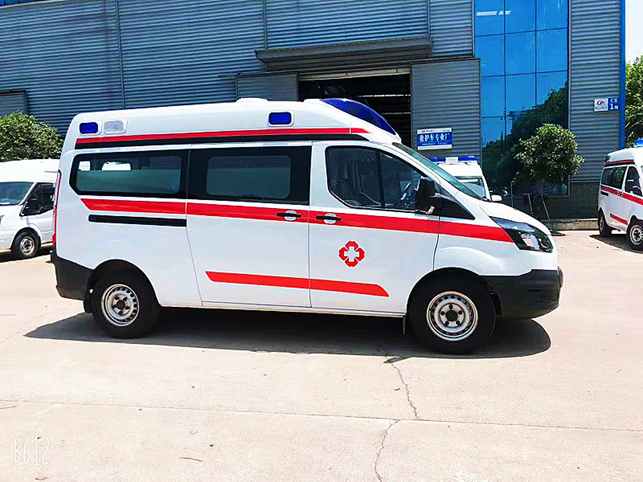 福特全顺中轴中顶汽油版负压救护车
