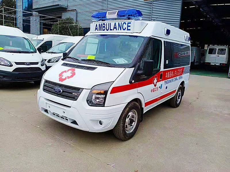 福特新时代V348短轴中顶救护车