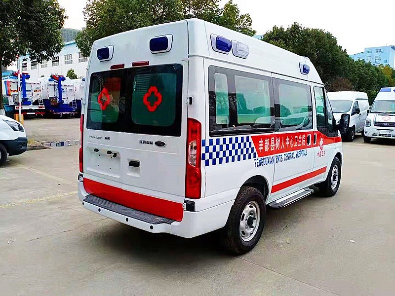 福特新时代V348短轴中顶救护车